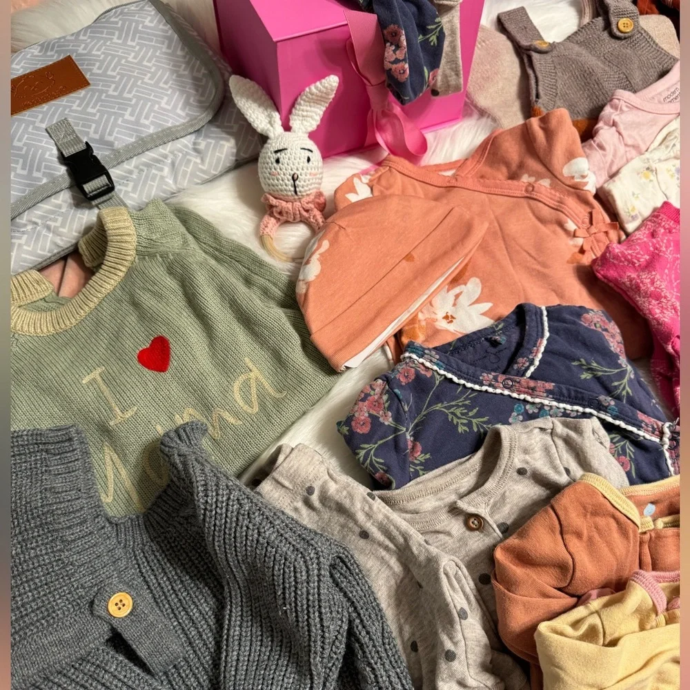 0-6 Months •BUNDLE DEAL• - Picture 11 of 16